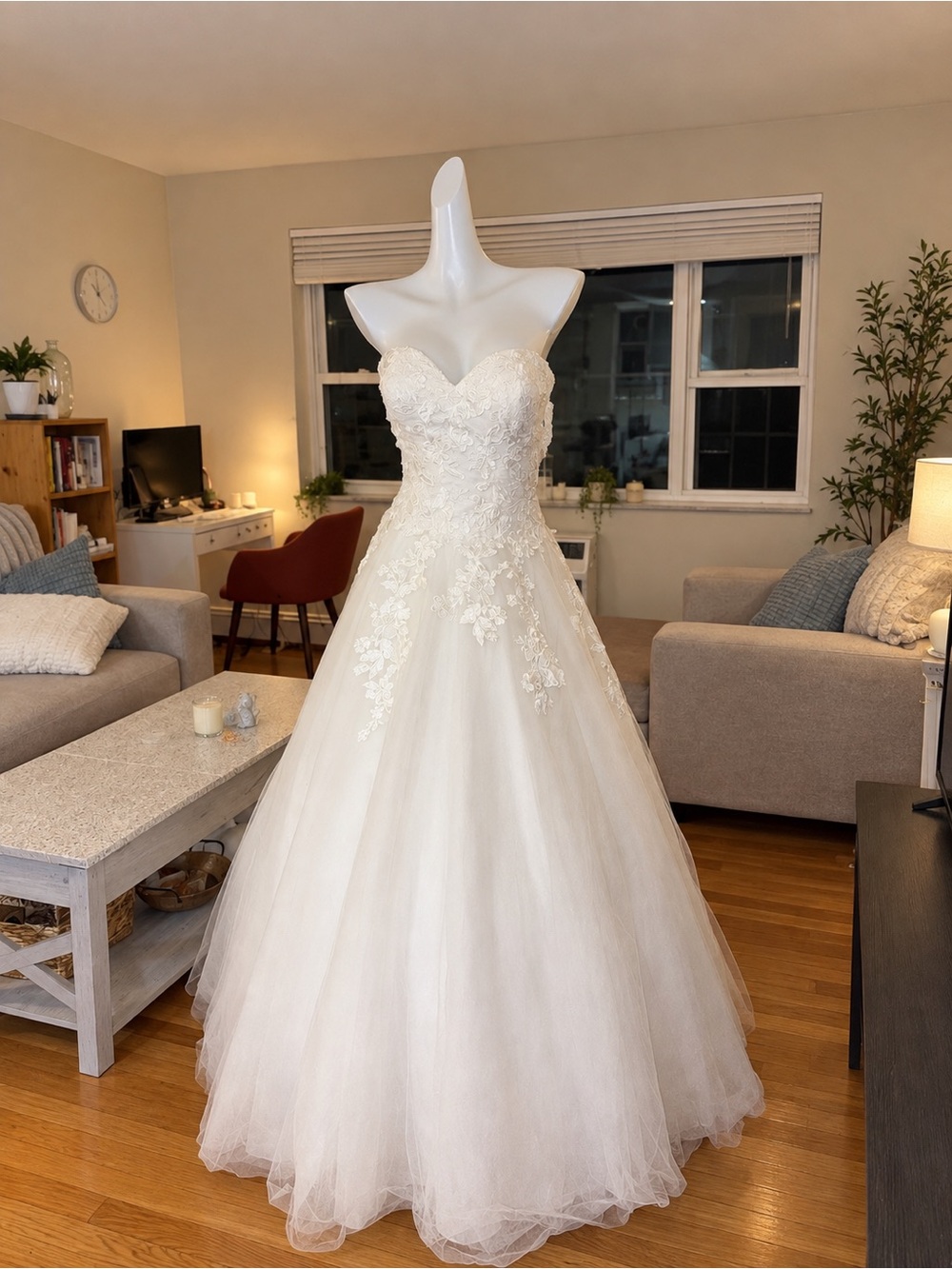 Classic Ivory Strapless Lace & Tulle Wedding Dress
